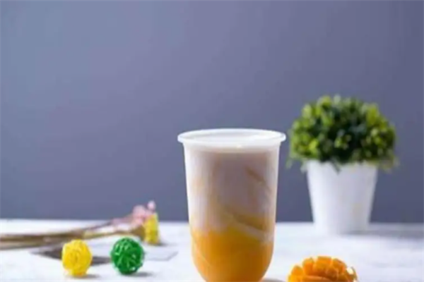 在上海开一家奶茶店一年能赚多少钱？
