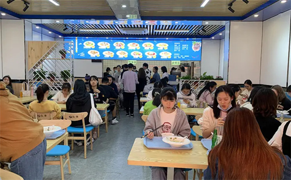 鱼拿酸菜鱼加盟