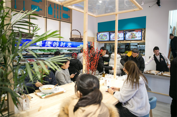 捞一筐麻辣烫加盟