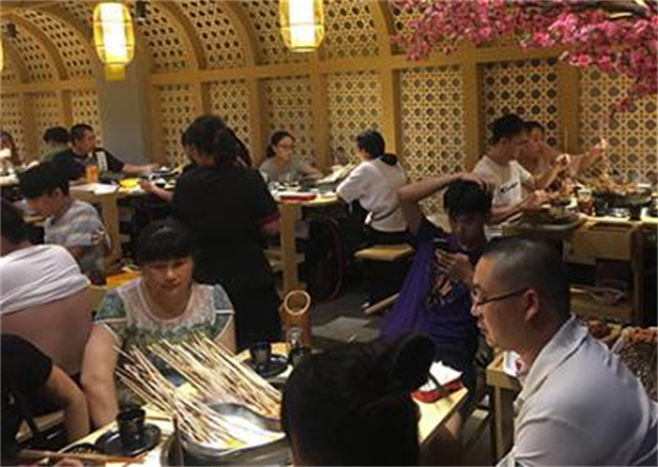 麻渣渣洪七公串串香加盟