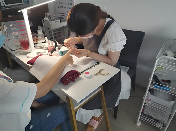 有个美甲加盟