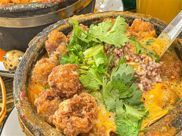 阿朵妹砂锅土豆粉加盟