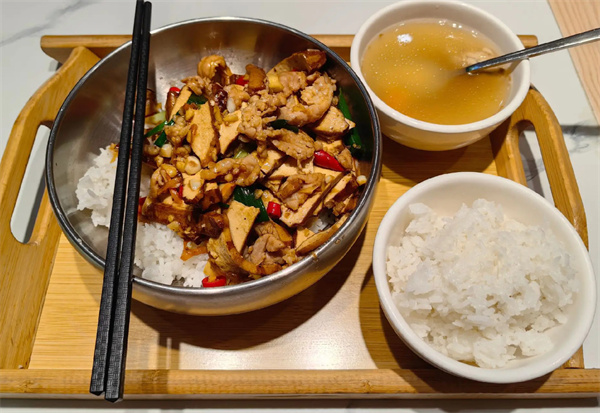 小呗侬环江香牛饭加盟