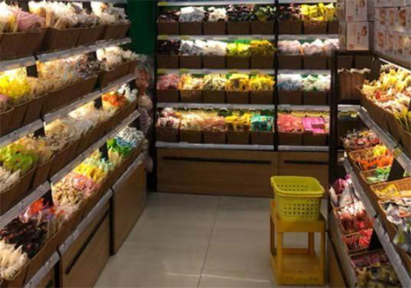 陆一鸣零食店加盟