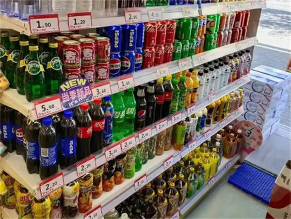 杨小馋零食加盟