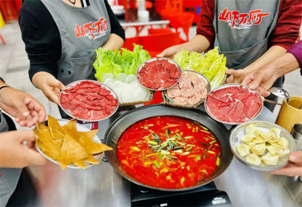 山下五厨渣渣牛肉火锅加盟