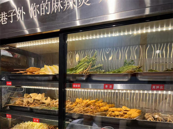 巷子外麻辣烫工厂加盟