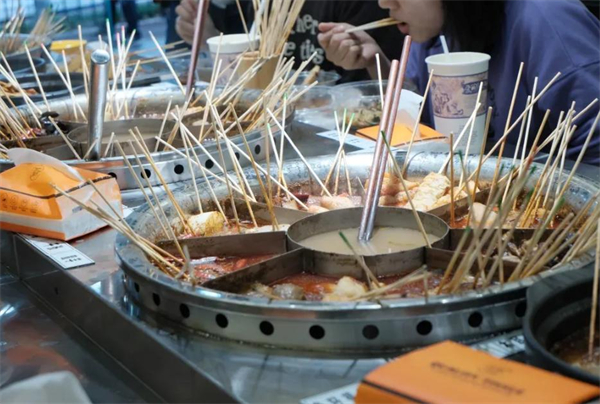 等凳灯麻辣烫加盟