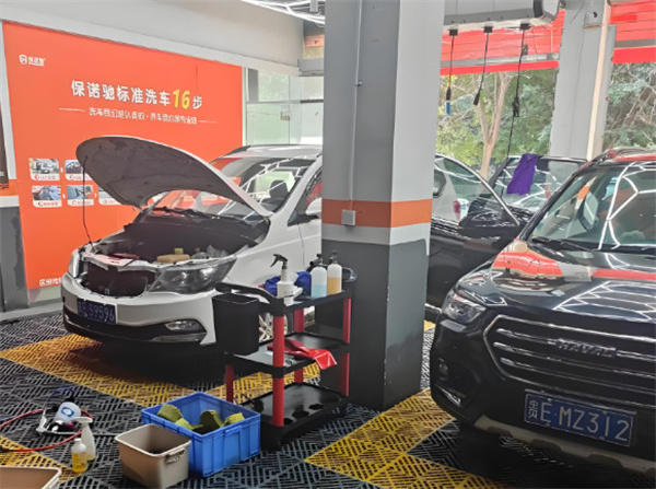 保诺驰汽修工厂