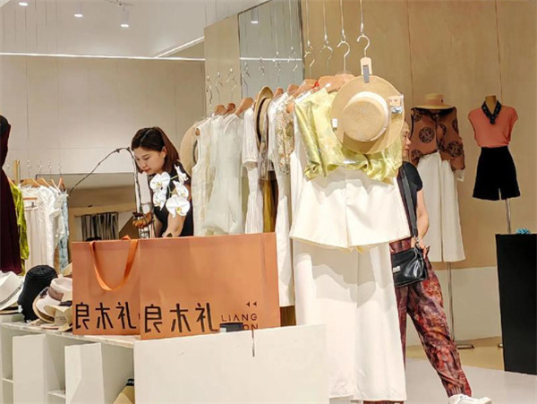 良木礼女装加盟