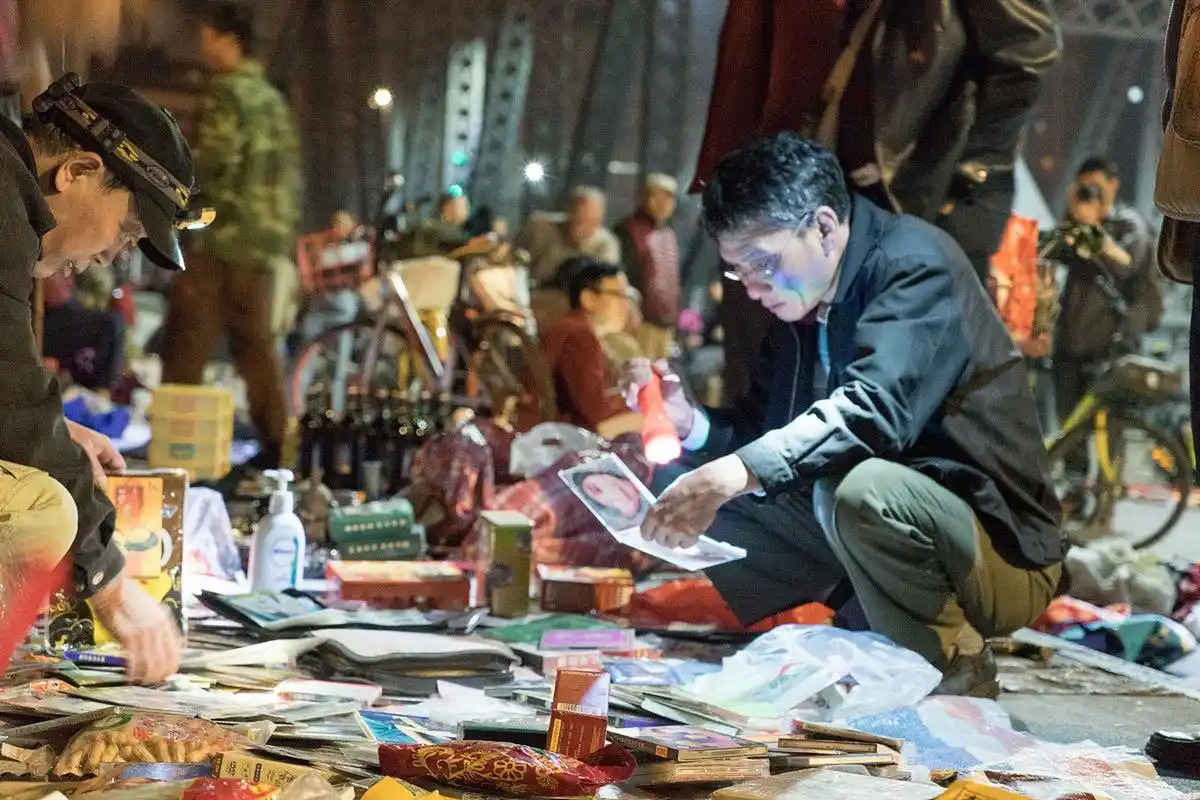 盘点：在上海摆地摊做什么生意最好做最挣钱？