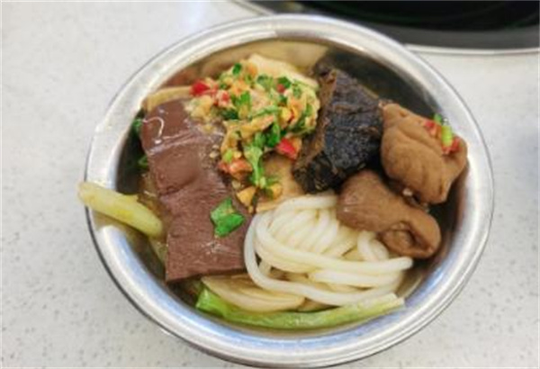 螺蛳粉肥肠臭豆腐火锅