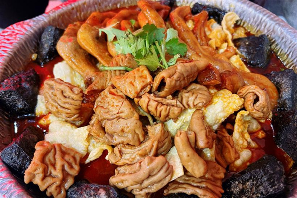 螺蛳粉肥肠臭豆腐火锅