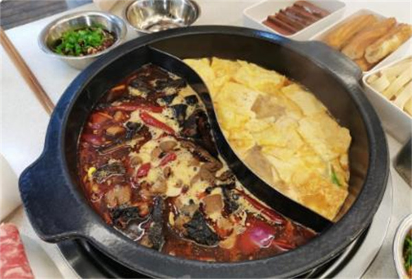 螺蛳粉肥肠臭豆腐火锅