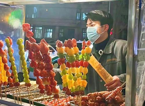 冬天卖糖葫芦挣钱吗？揭秘流动摊贩的财富密码！